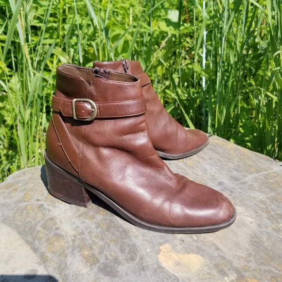 VTG 80s 90s Brown Leather Heeled Booties - Picture 5 of 12